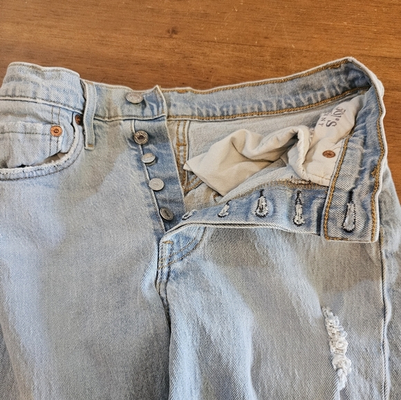 LEVI'S 501 S Skinny Women's 24x28 Distressed Light Wash Denim Button Jeans - Picture 10 of 15